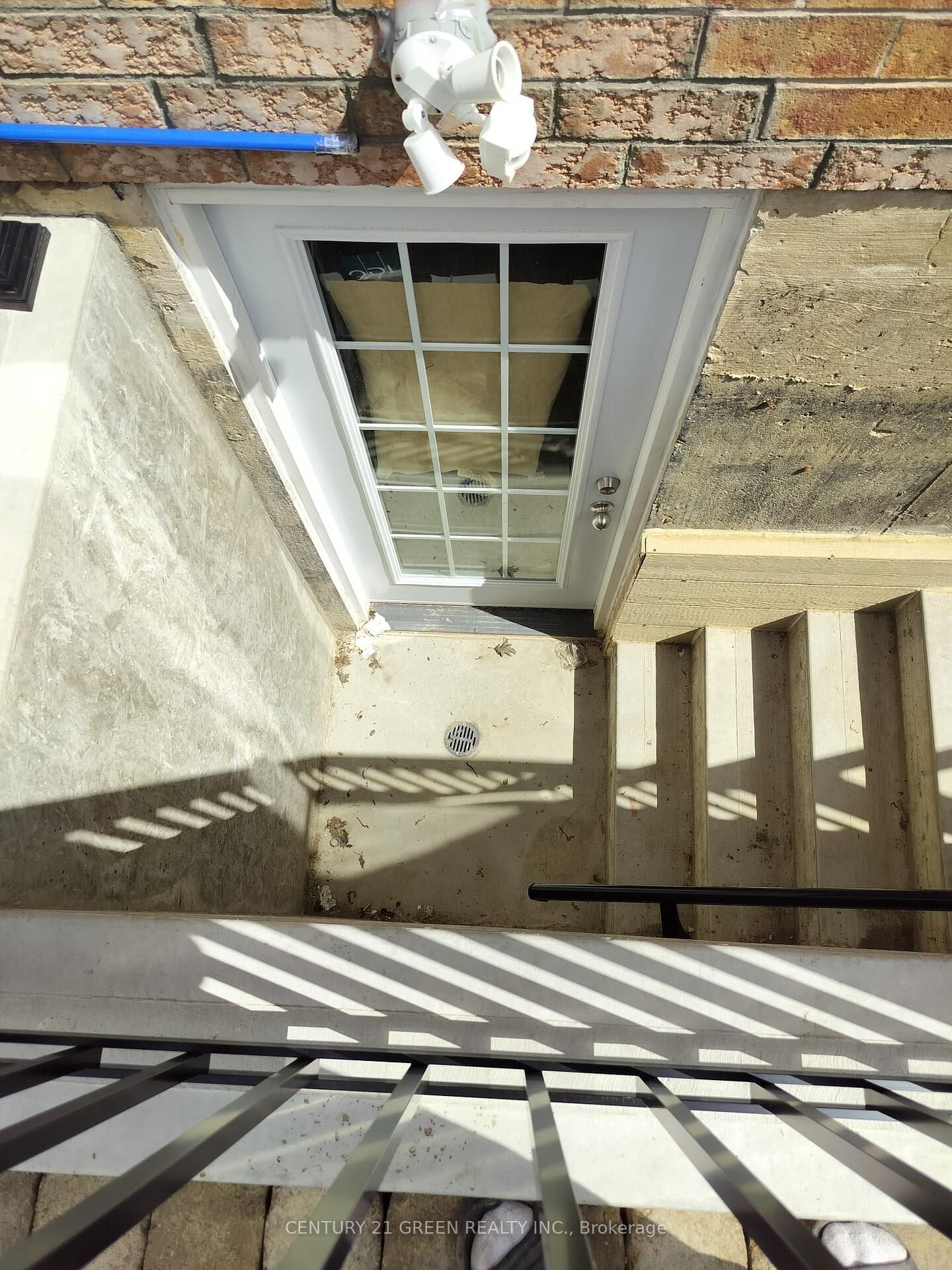 Property Photo: 852 McNair Circle Lower ON L9T 6Y6