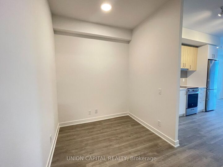 Property Photo:  50 Upper Mall Way 1403  ON L4J 0L7 
