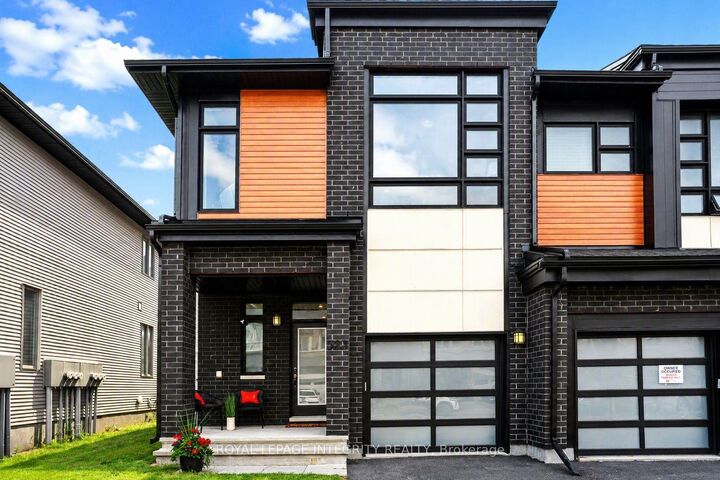 Property Photo:  523 Triangle Street  ON K2V 0M7 