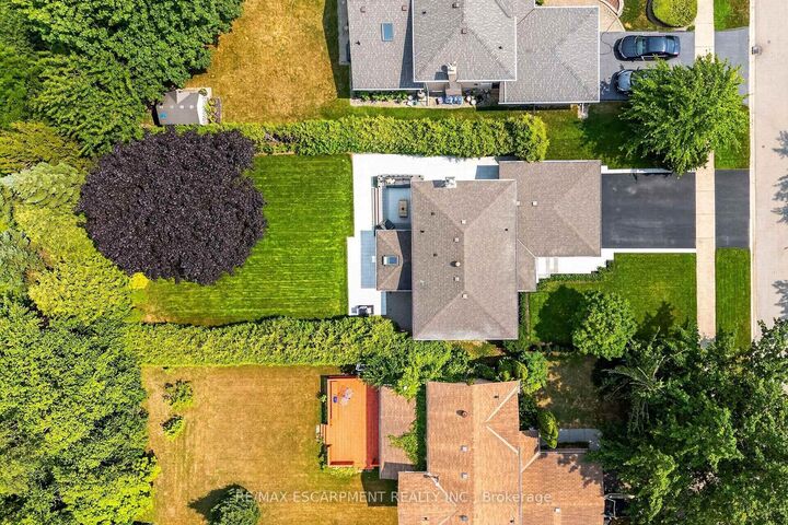 Property Photo: 429 Claremont Crescent ON L6J 6J9