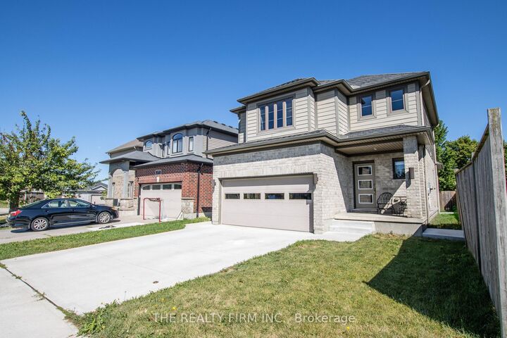 Property Photo: 974 Bluegrass Drive ON N6H 0C9