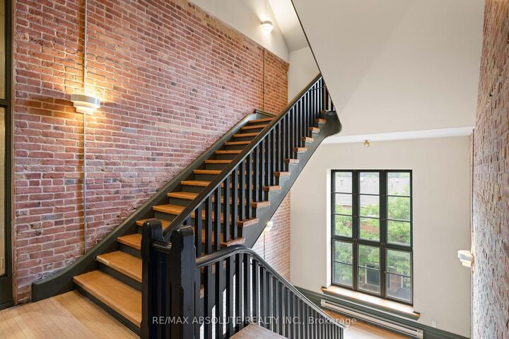 Property Photo: 589 Rideau Street 404 ON K1N 6A1