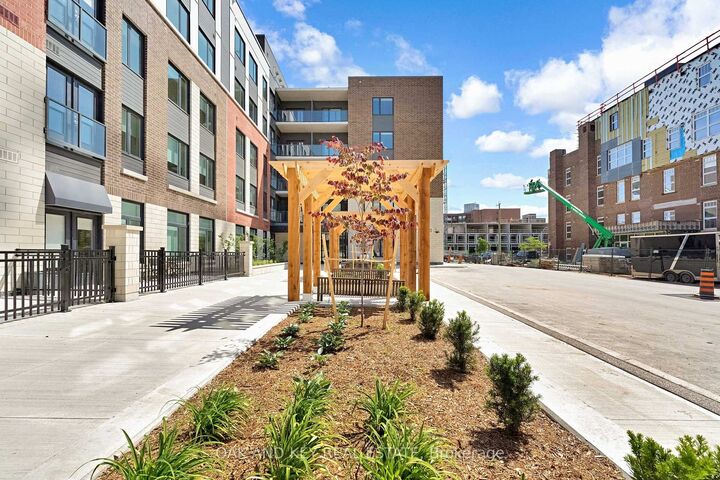 Property Photo:  385 Hill Street 202  ON N6B 1E4 