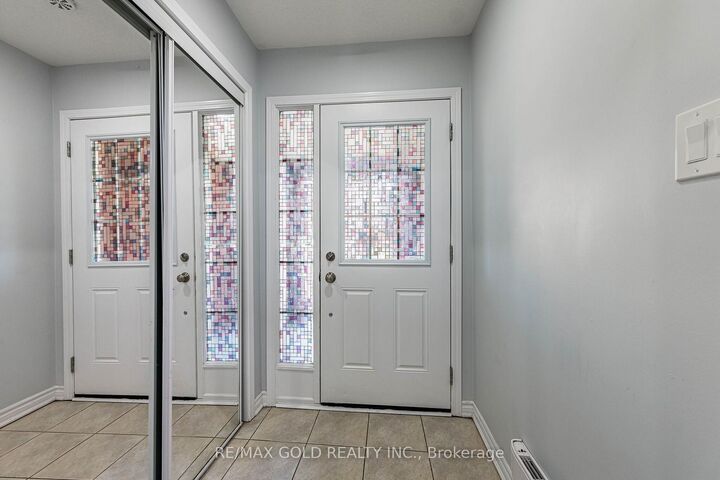Property Photo: 98 Bannister Crescent ON L7A 4H4