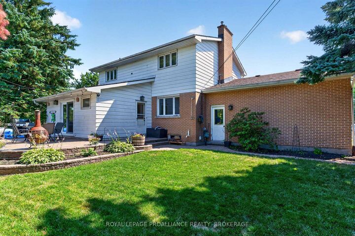 Property Photo: 294 Rosemount Terrace ON K7M 4A3