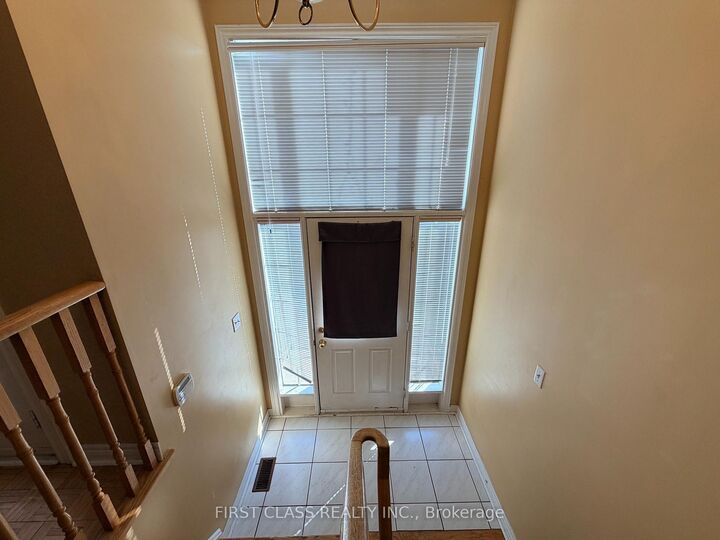 Property Photo:  5323 Red Brush Drive Upper  ON L4Z 3Z5 