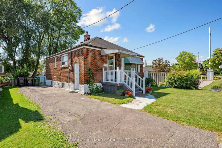 Property Photo:  1216 Victoria Park Avenue  ON M4B 2K7 