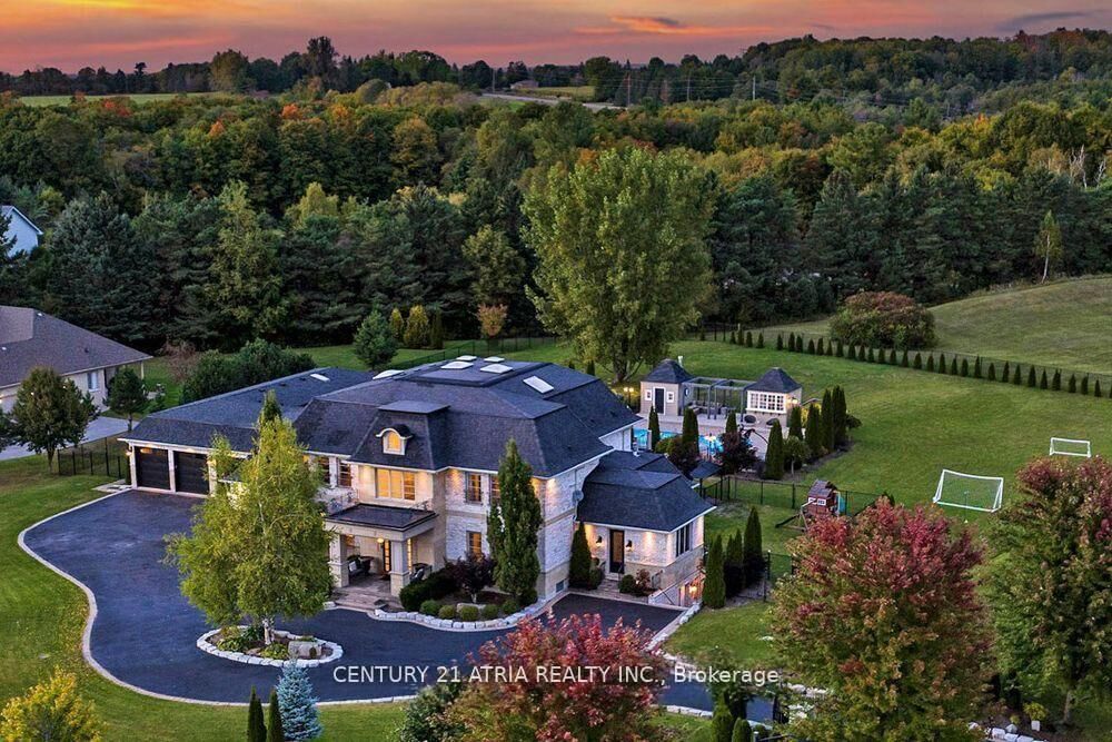Property Photo: 111 Lake Woods Drive ON L4A 1P1