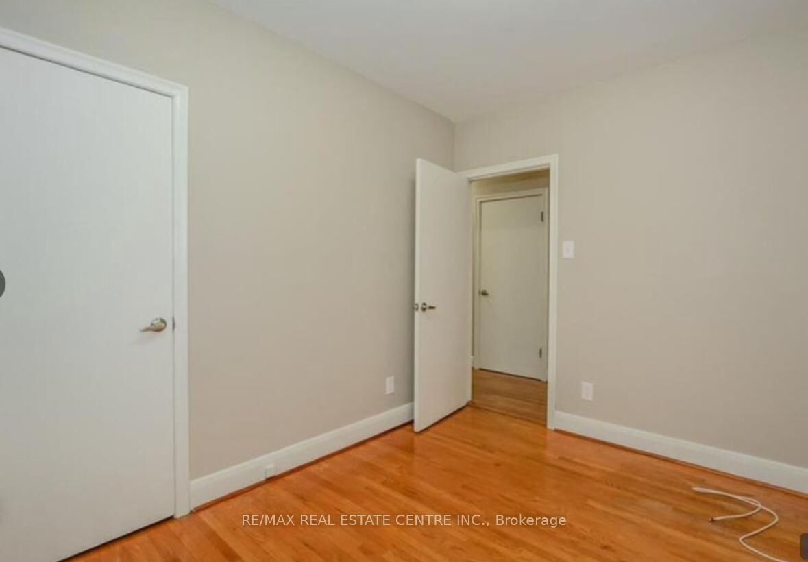 Property Photo:  37 McKenzie Avenue Main  ON N2H 2A7 