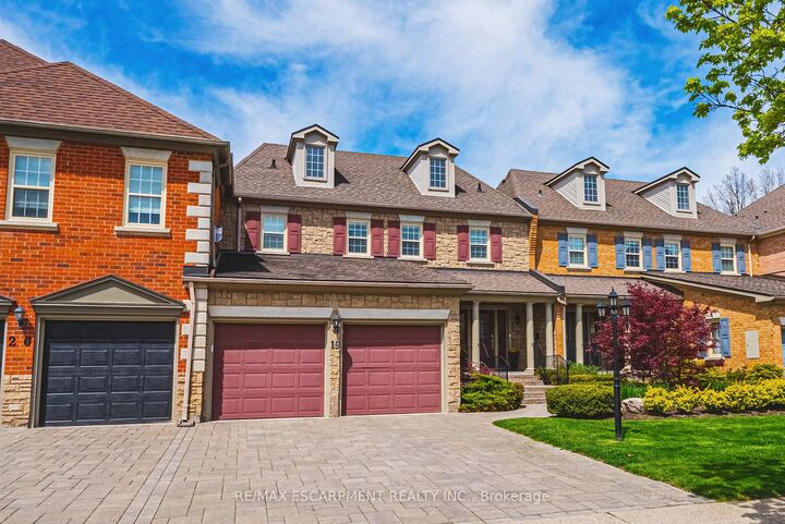 Property Photo: 4211 Millcroft Park Drive 19 ON L7M 3Y9