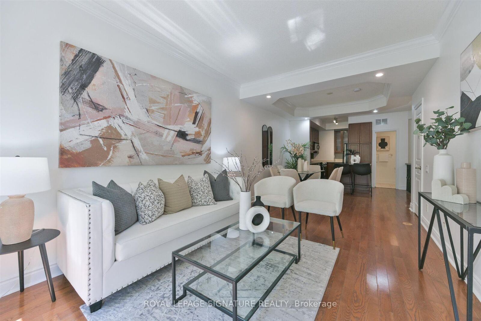 Property Photo: 70 Byng Avenue 24 ON M2N 7L9