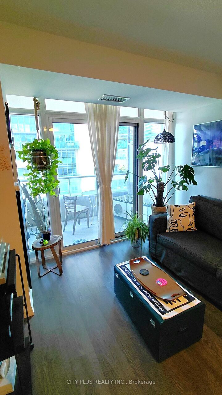 Photo de la propriété: 85 East Liberty Street 530 ON M6K 3R4
