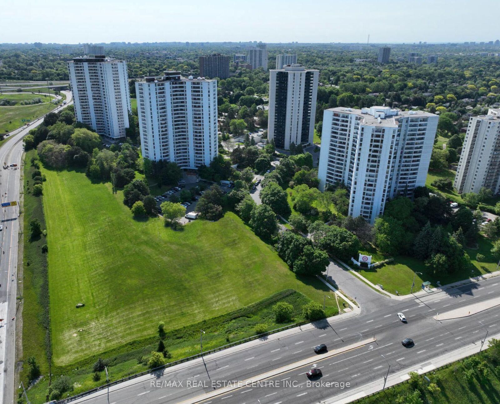 Property Photo:  150 Graydon Hall Drive 505  ON M3A 3B3 