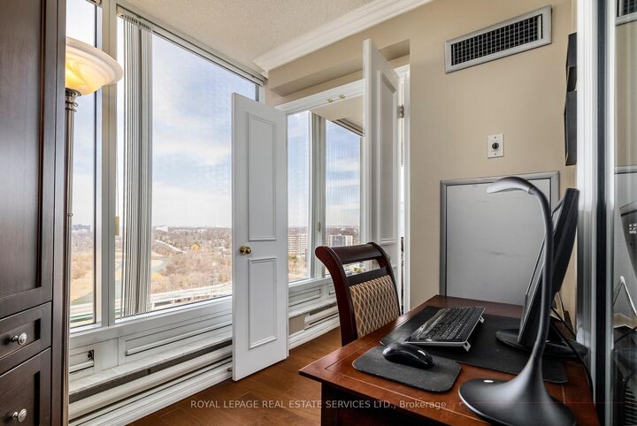 Property Photo: 1 Palace Pier Court 2812 ON M8V 3W9