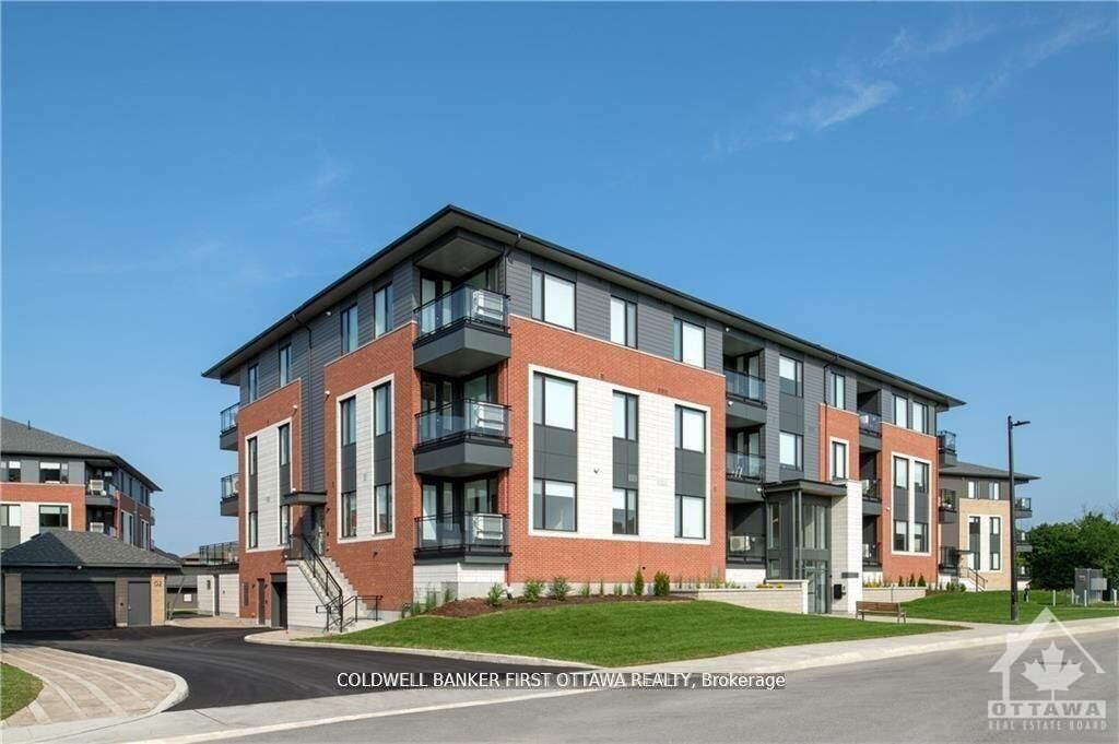 Property Photo:  530 Pimiwidon Street 208  ON K1K 5B4 