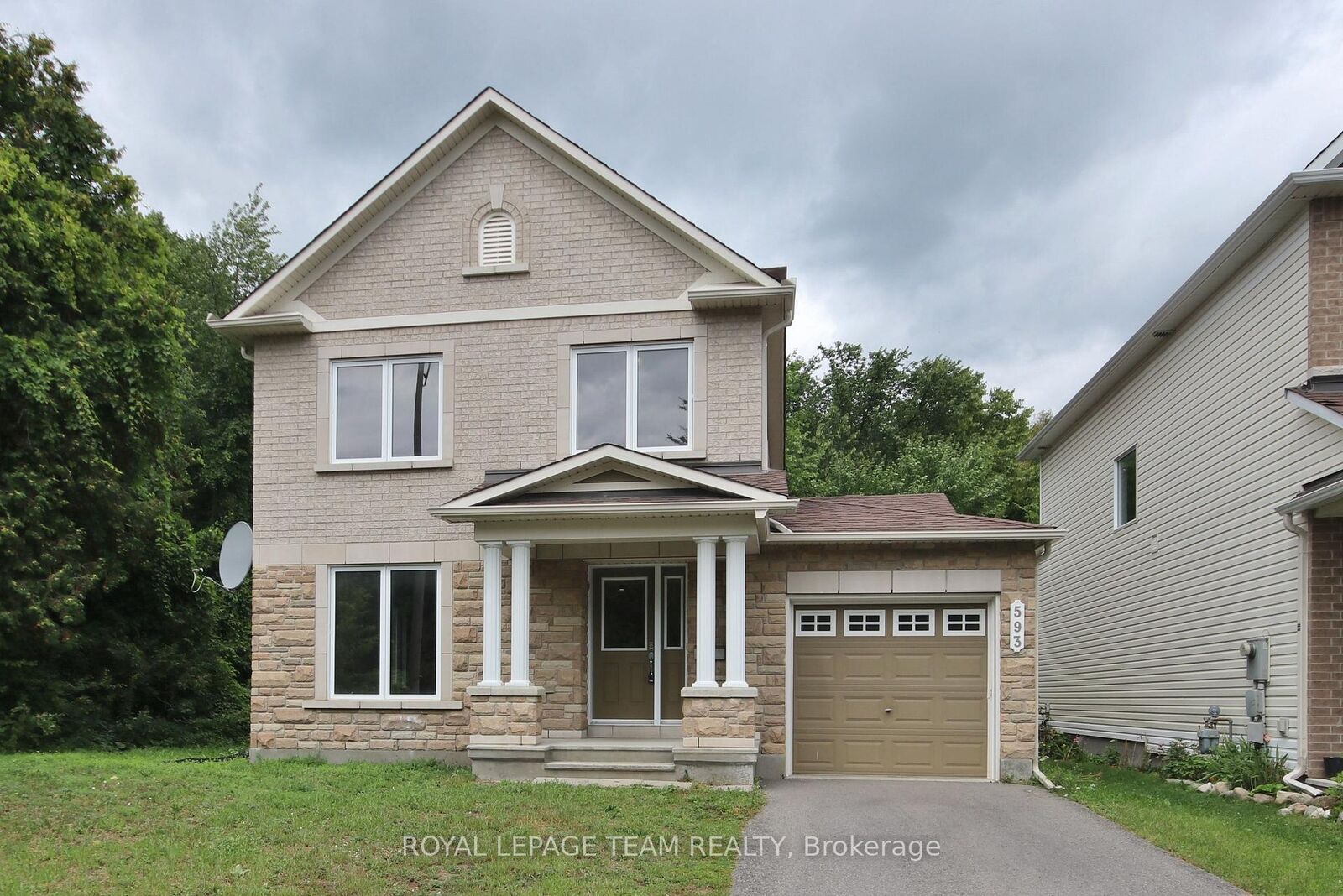 Property Photo: 593 Clearbrook Drive ON K2J 5S2