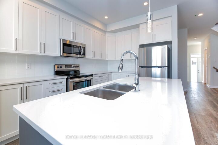 Property Photo:  645 Hamsa Street  ON K2J 6Z7 