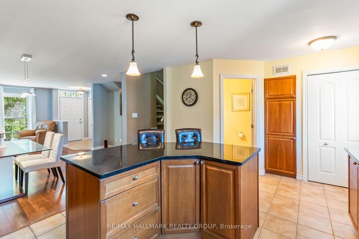 Property Photo: 4 Sherman Lane ON K6V 7M1
