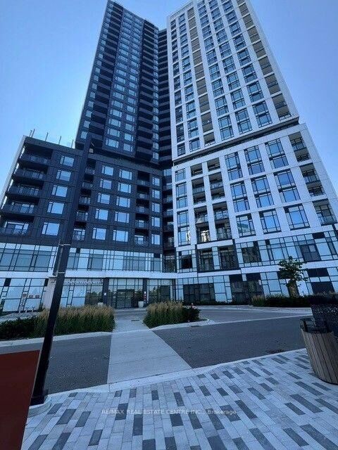 Property Photo:  2495 Eglinton Avenue 2007  ON L5M 2V8 