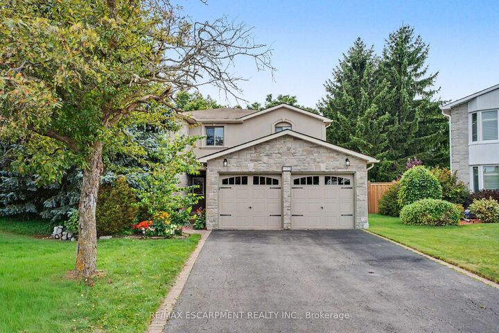 Property Photo: 5172 Hidden Valley Court ON L5M 3P1