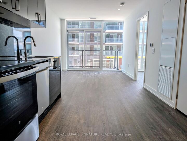 Property Photo: 4010 Eglinton Avenue W 807 ON M9A 4M2