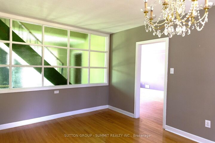 Property Photo:  20 Havenridge Drive  ON M9P 3M4 