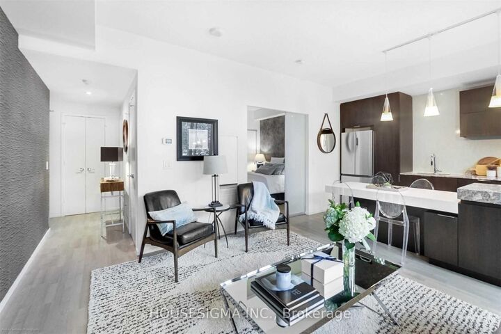 Property Photo:  101 Charles Street E 305  ON M4Y 0A9 