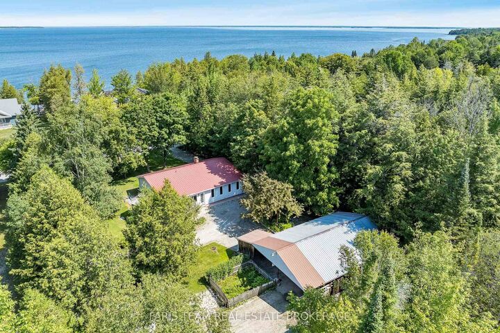2554 Champlain Road — photo 1