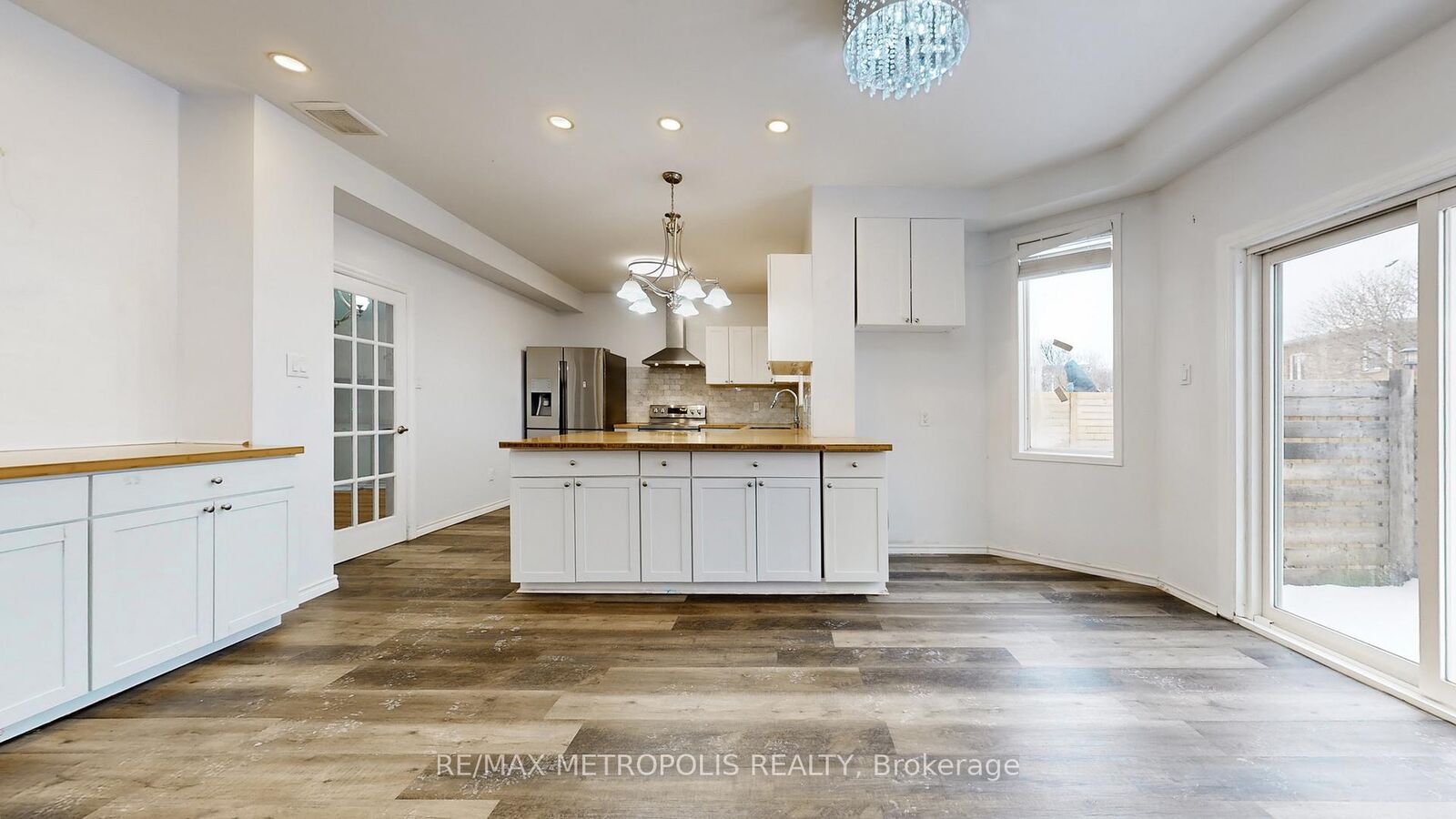 Property Photo: 183 Valmont Court ON L9G 5A1