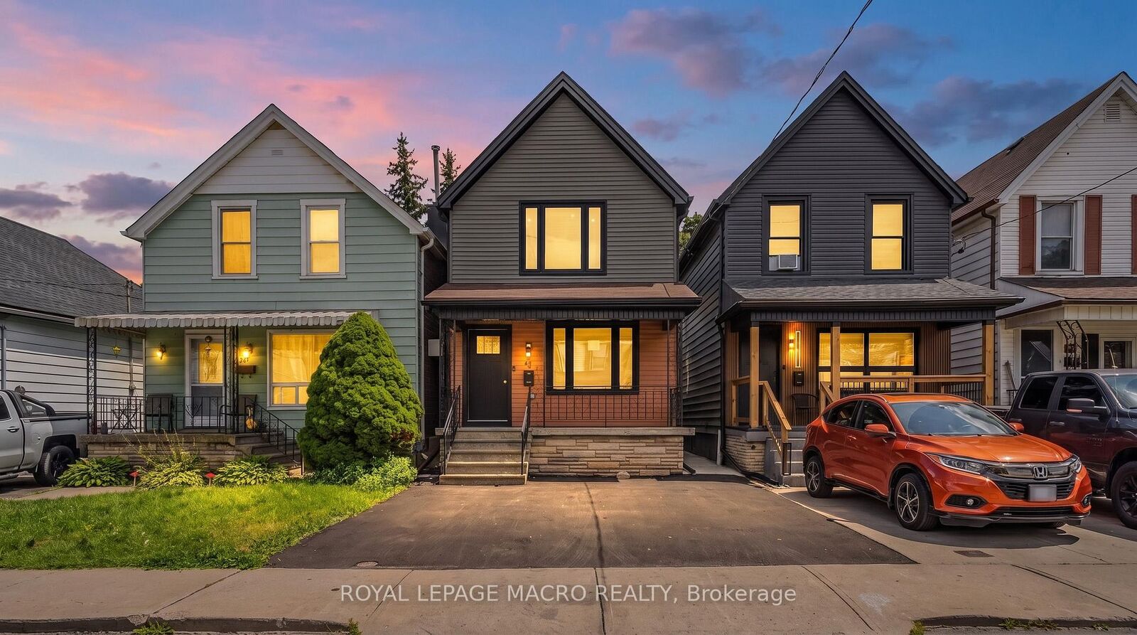 Property Photo: 40 Glendale Avenue N ON L8L 7J3