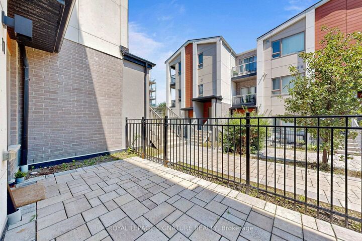 Photo de la propriété: 60 Orchid Place Drive 11 ON M1B 0C4