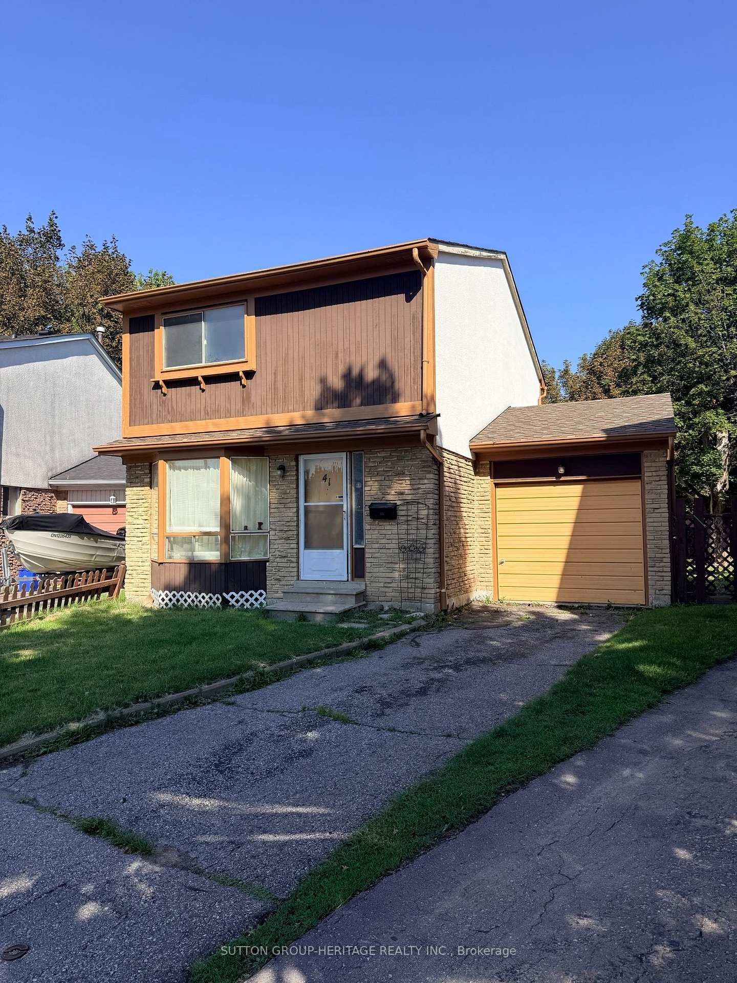 Property Photo:  41 Harrison Court  ON L1N 6E2 