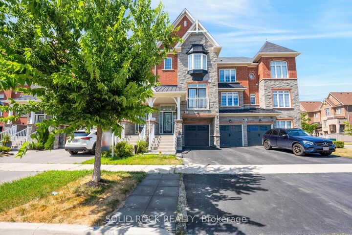 142 Farooq Boulevard S — photo 1