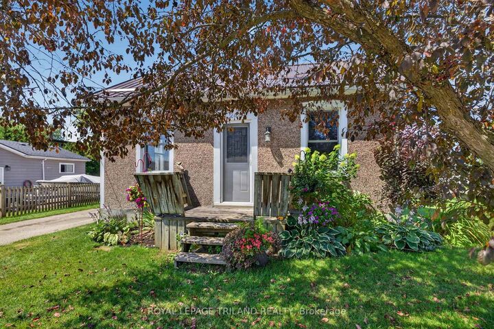 Property Photo:  244 West Street  ON N0L 1B0 