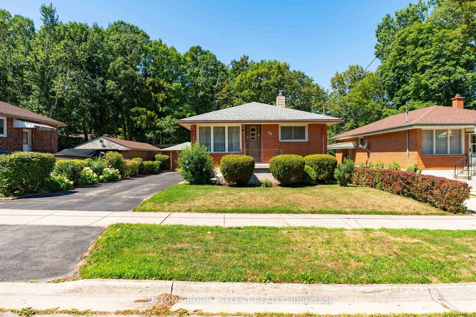 Property Photo:  25 Gladstone Avenue  ON N5Z 3R2 