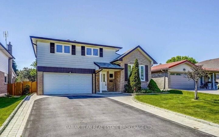377 Karen Park Crescent W — photo 1