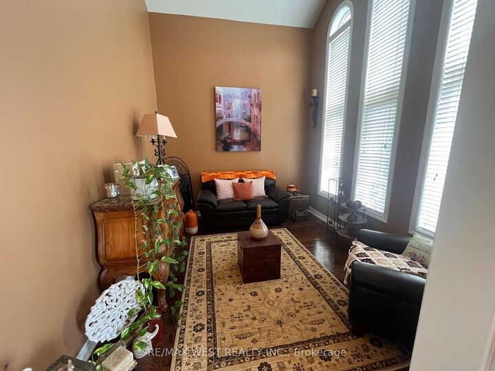 Property Photo: 20 Regalia Way ON L4M 7H7
