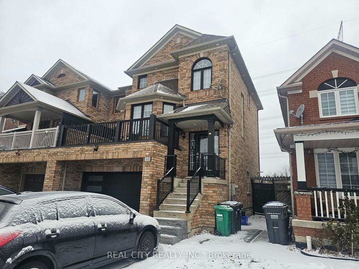 Property Photo: 1680 Samuelson Circle ON L5N 7Z7