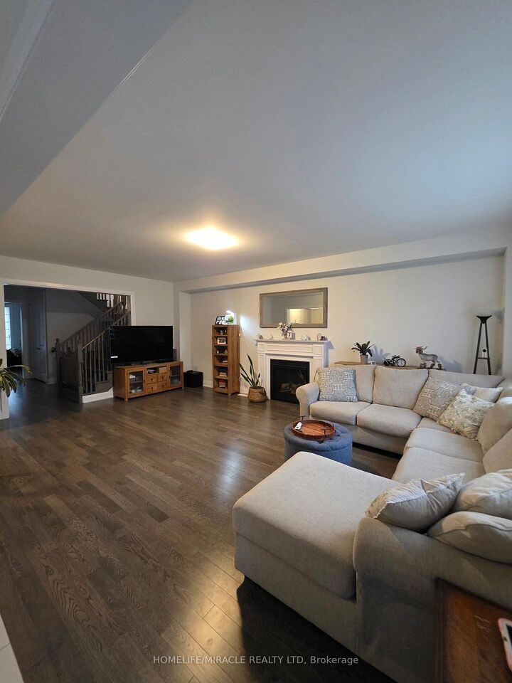 Property Photo:  229 Hardwood Avenue  ON N4T 0P9 
