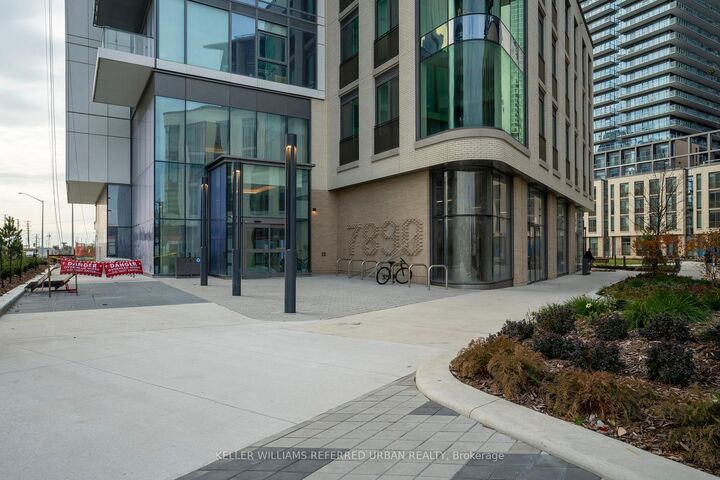 Property Photo:  7890 Jane Street 2910  ON L4K 0K9 