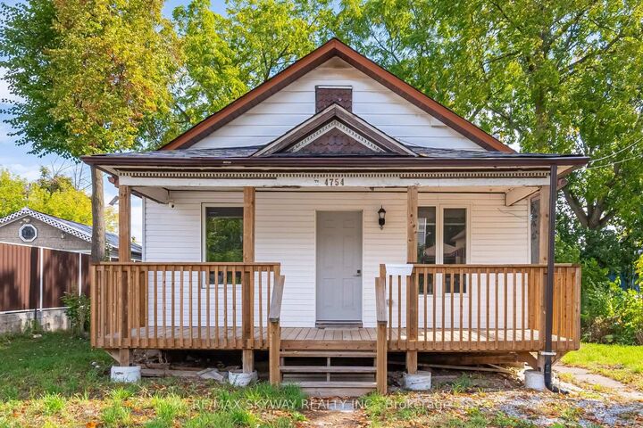 Property Photo: 4754 First Avenue ON L2E 2C4