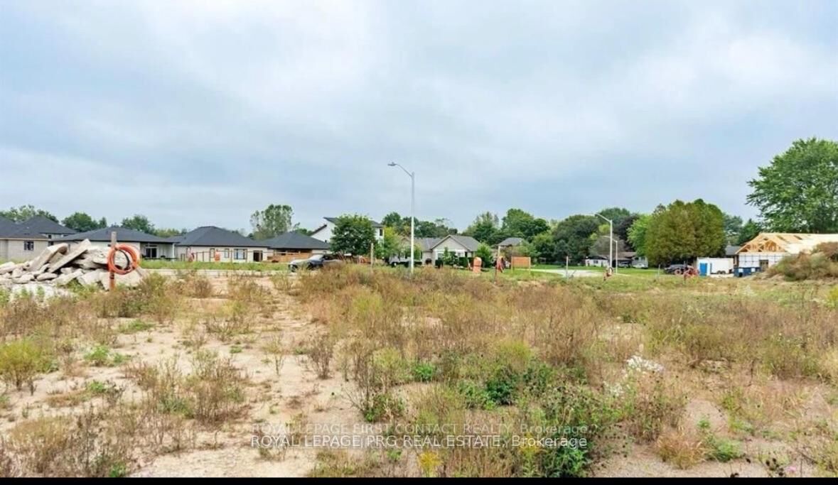 Property Photo:  11 Hemlock Drive  ON N4G 5S3 