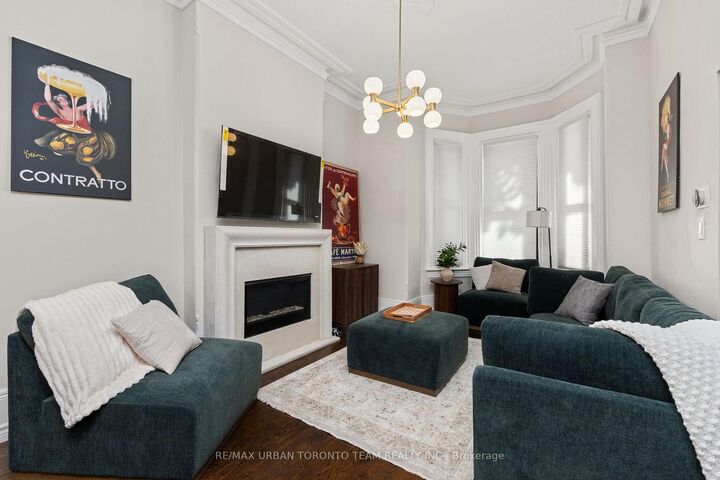 Property Photo: 18 Draper Street ON M5V 2M4