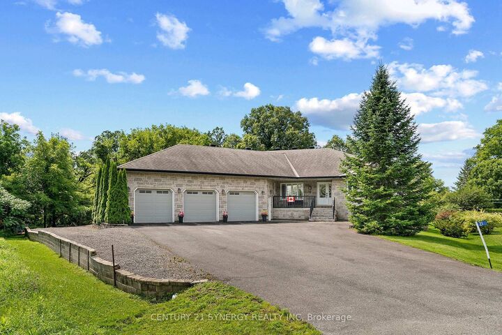 Property Photo: 21 Holly Drive ON K0E 1T1