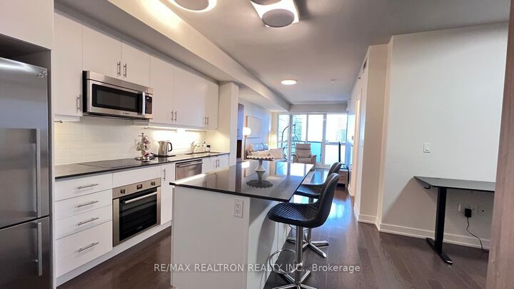 Property Photo:  1 The Esplanade Drive 2107  ON M5E 0A8 