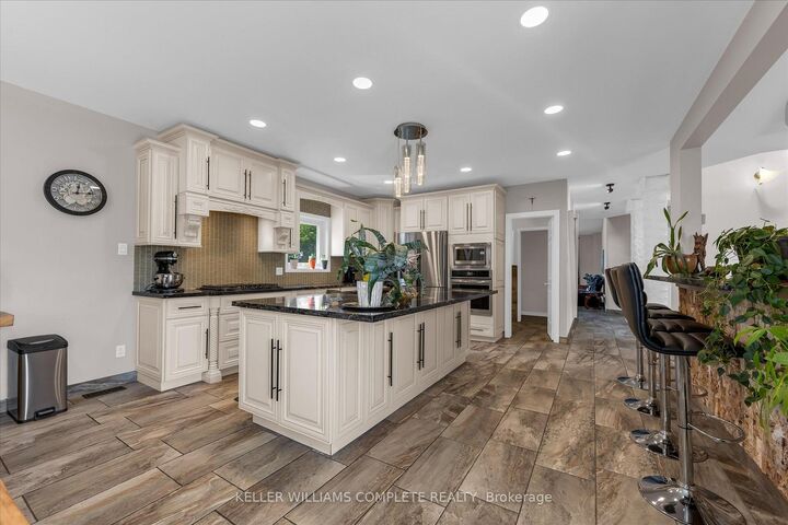 Property Photo: 847 West 5th Street ON L9C 5R4