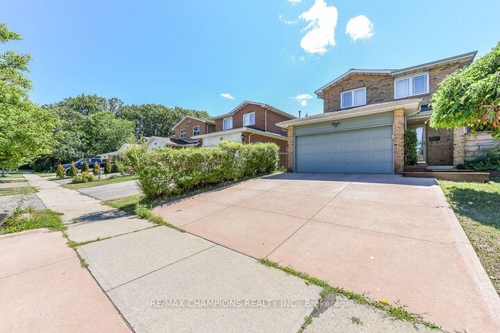 Property Photo: 163 Simmons Boulevard ON L6V 3Y2