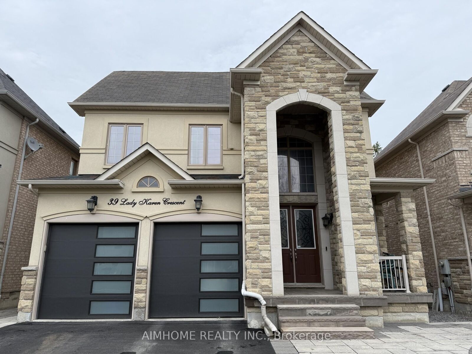 Photo de la propriété:  39 Lady Karen Crescent Basement  ON L6A 4M3 