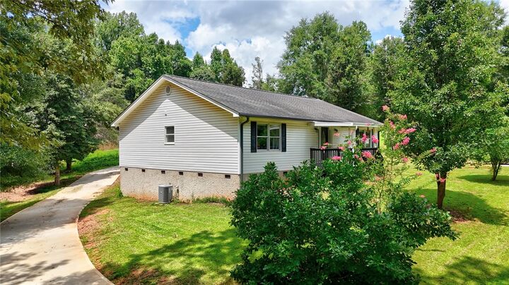 Property Photo:  134 Rolling Drive  SC 29693 