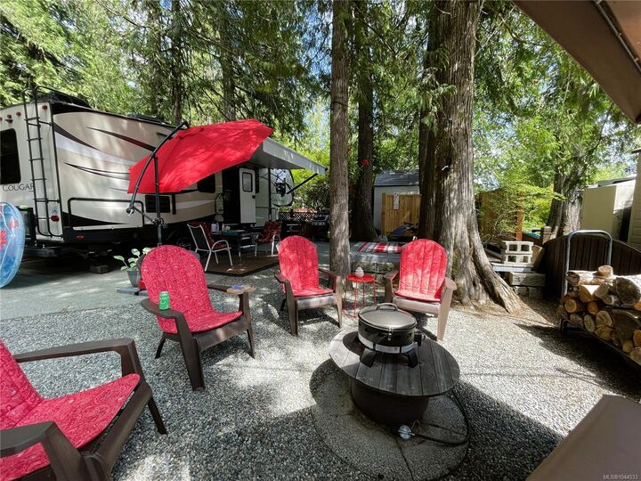 Property Photo:  10324 Lakeshore Rd #A-6  BC V9Y 8Z6 